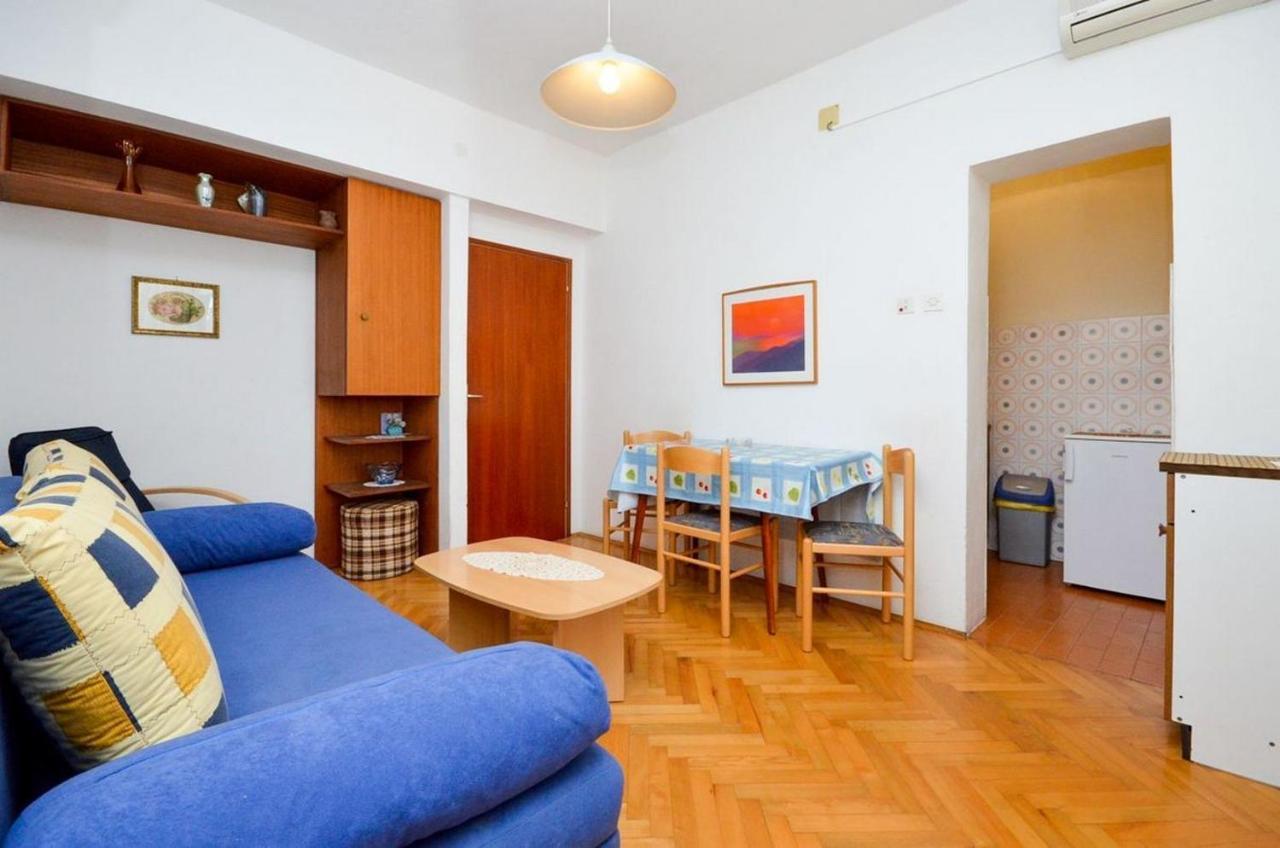 Apartment And Rooms Biserka Novalja Luaran gambar